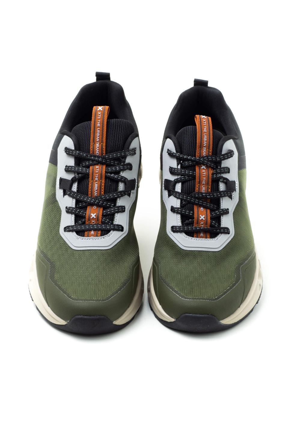 Deportivos verdes Xti para hombre.